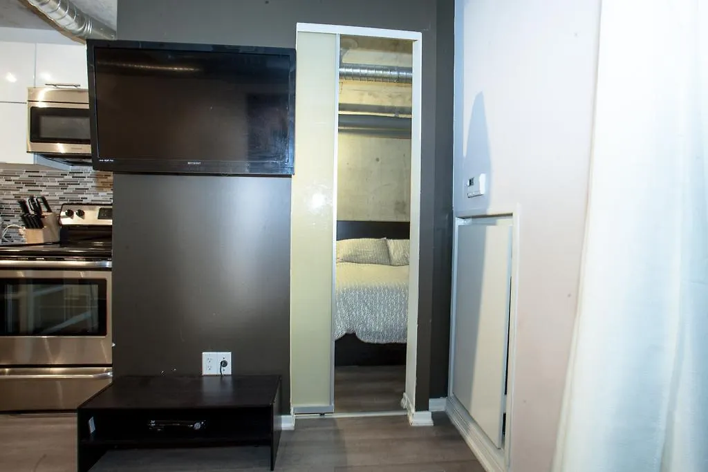 Pinnacle Suites - Queen West Lofts Toronto