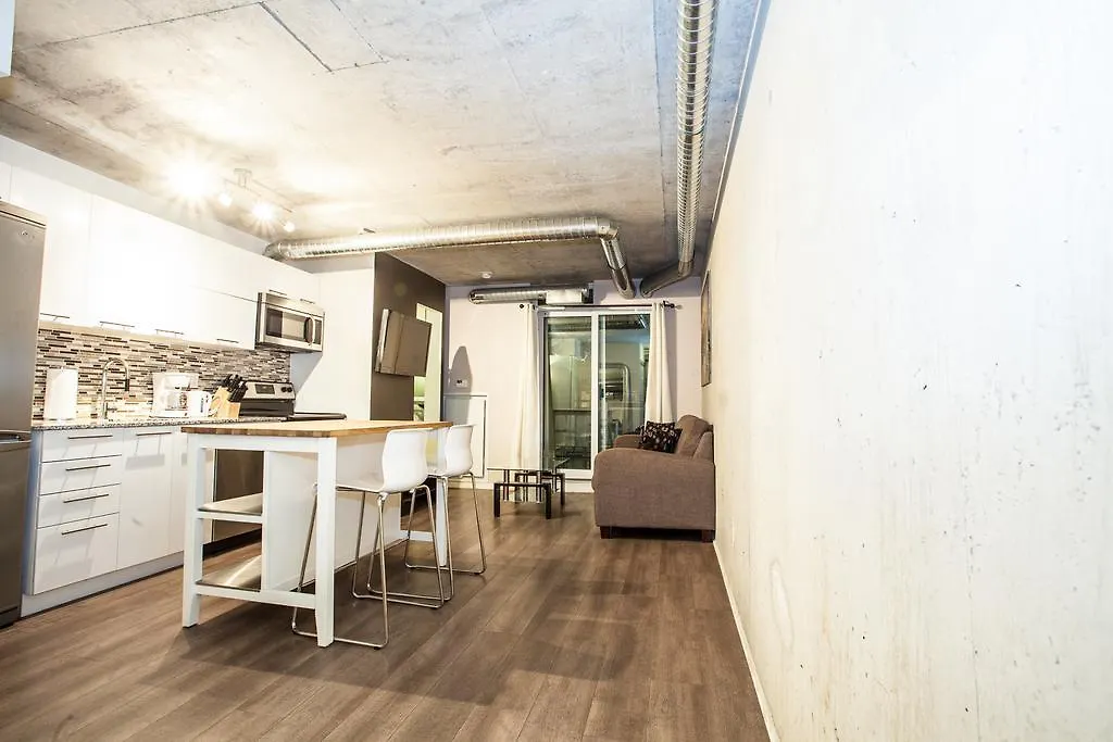 Apartment Pinnacle Suites - Queen West Lofts