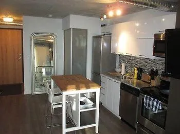 Pinnacle Suites - Queen West Lofts Apartment Toronto