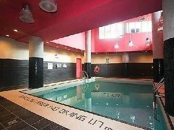 Apartament Pinnacle Suites - Queen West Lofts Toronto